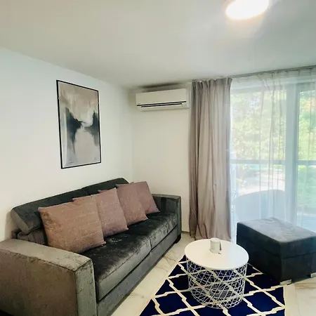 아파트 Slnava Linea 피에슈타니